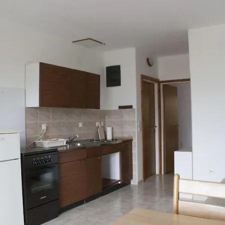 In With Seaview, Balcony, Wifi, Washing Machine Lumbarda