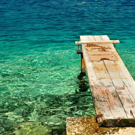 In With Seaview, Balcony, Wifi, Washing Machine Lumbarda