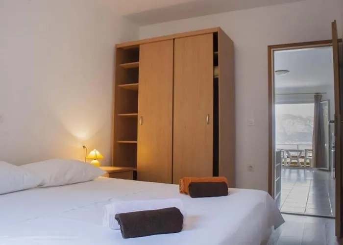 In With Seaview, Balcony, Wifi, Washing Machine * לומבארדה