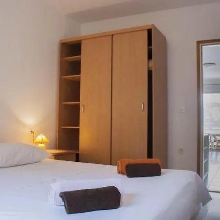 In With Seaview, Balcony, Wifi, Washing Machine * Lumbarda