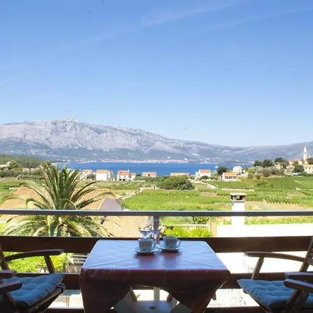 In With Seaview, Balcony, Wifi, Washing Machine Apartment *